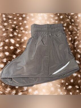 lululemon athletica hotty hot shorts